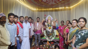 రాఘవేంద్ర కాలనీలో ఘనంగా దుర్గాదేవి మహాలక్ష్మి పూజలు